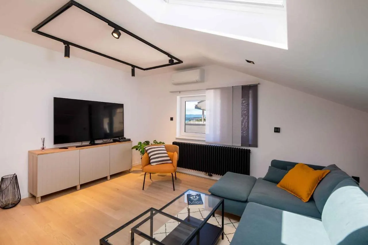 Apartment In Crikvenica 41689